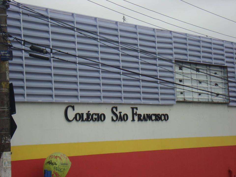 Telhado quadra com fechamento