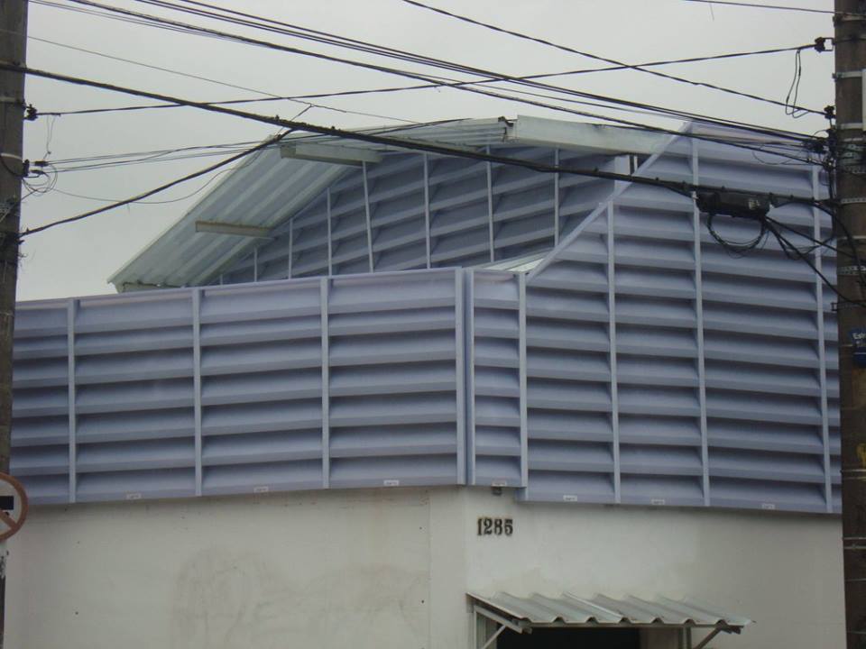 Telhado quadra com fechamento