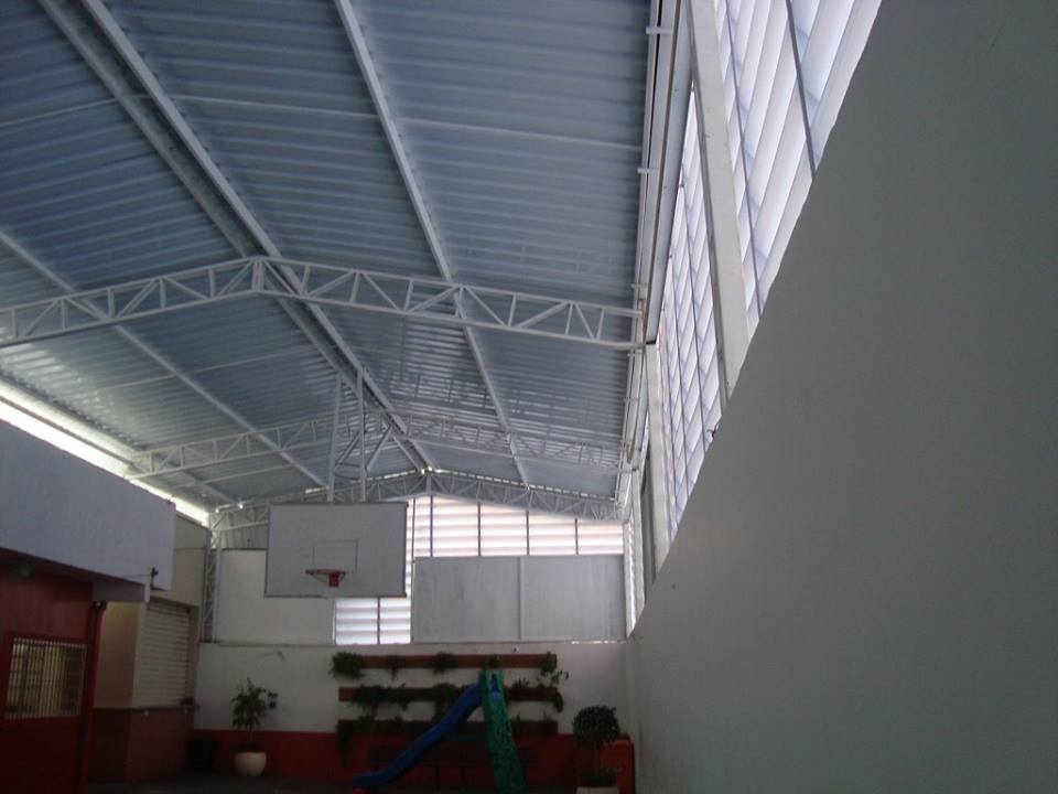 Telhado quadra com fechamento